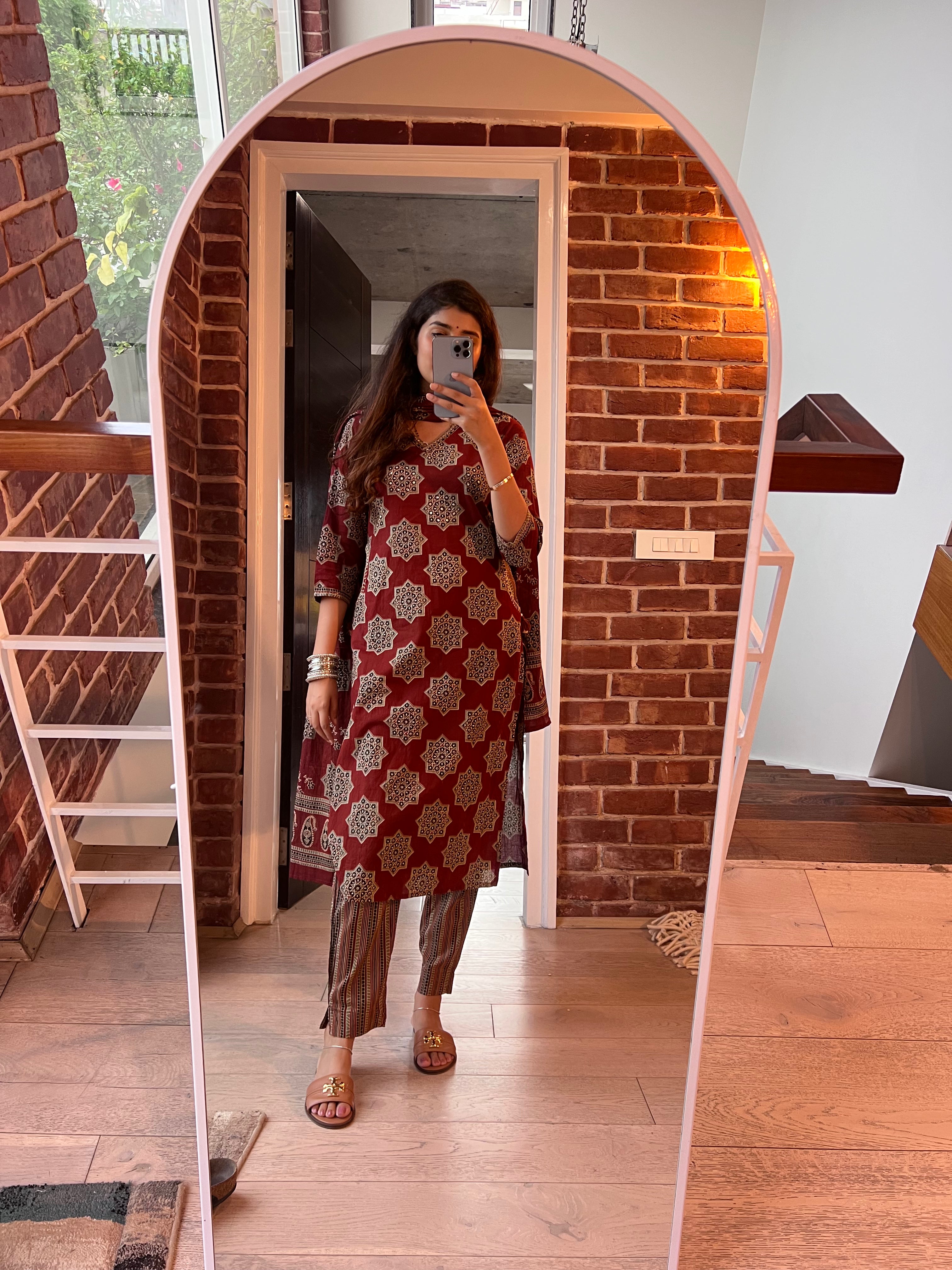 Straight kurta with V-neck