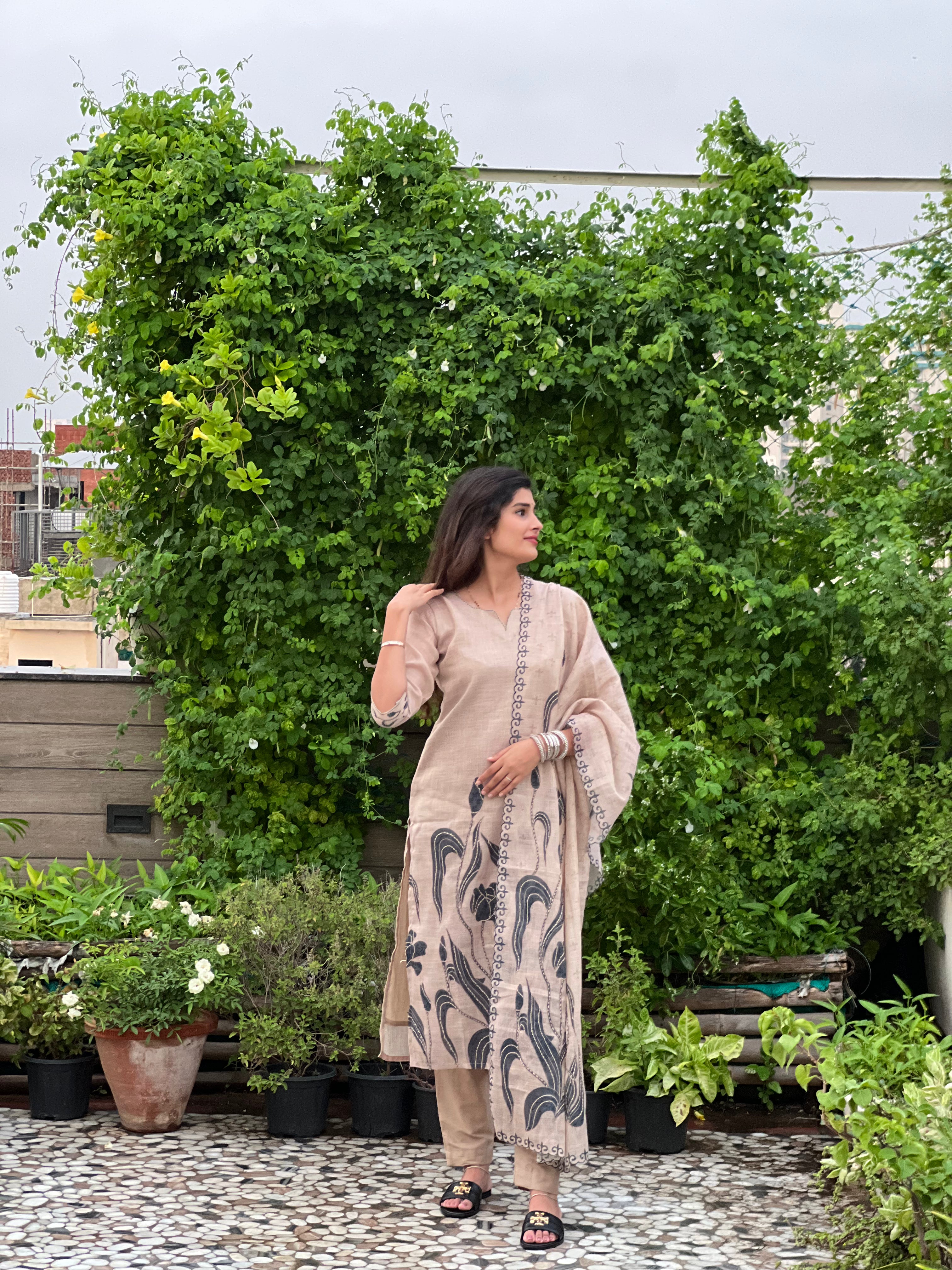 Subtle beige tone with navy