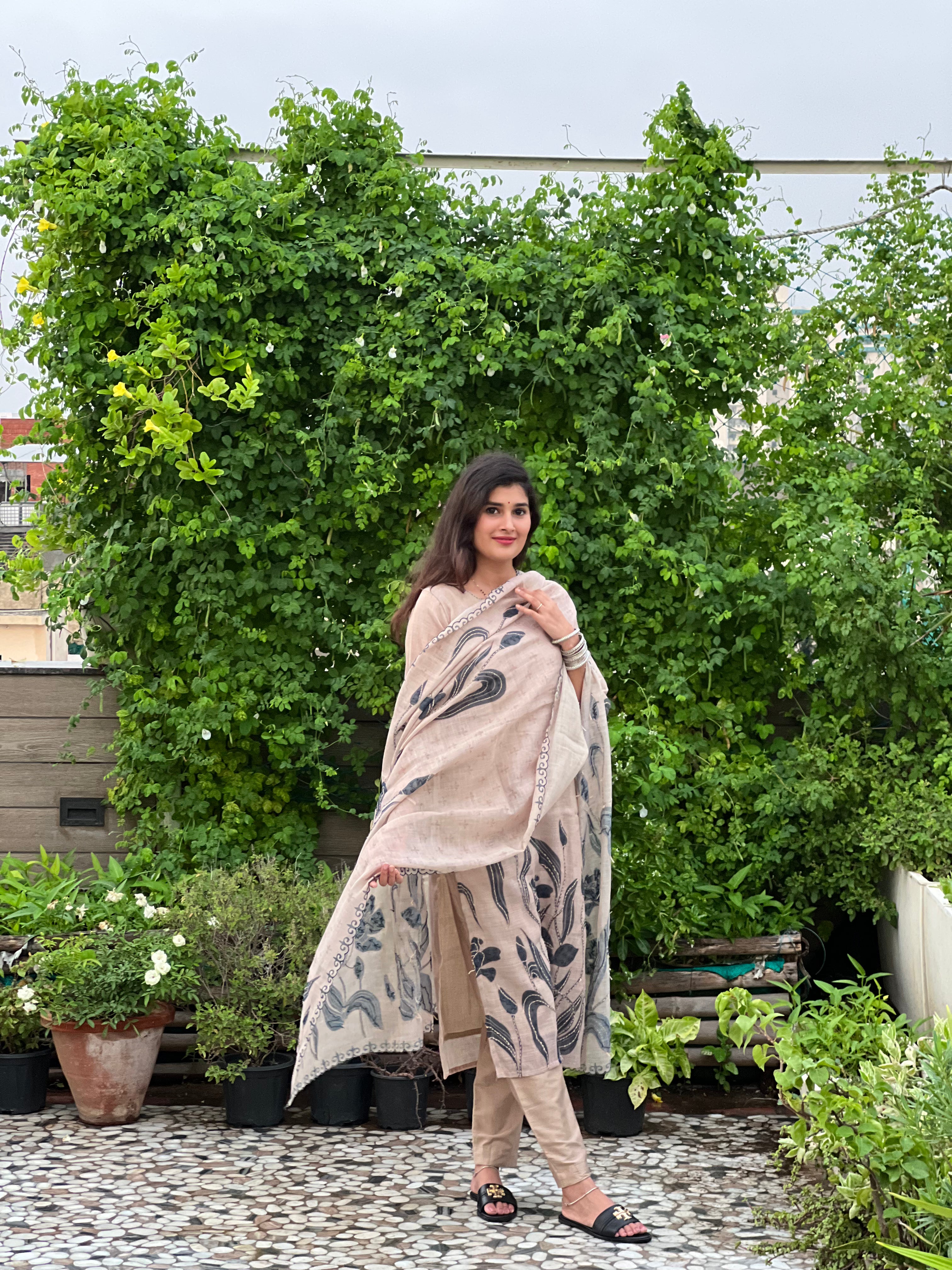 Subtle beige tone with navy