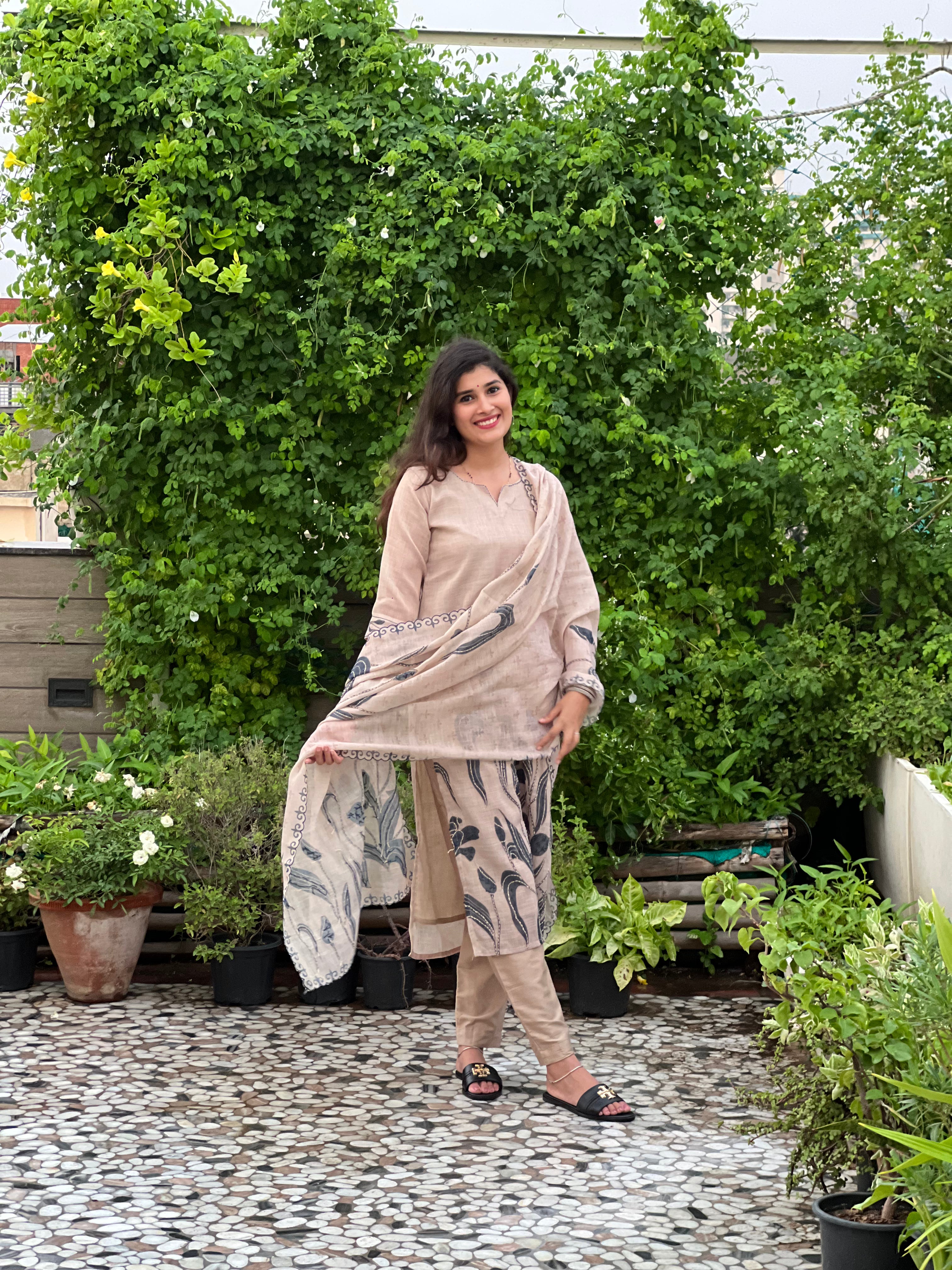 Subtle beige tone with navy